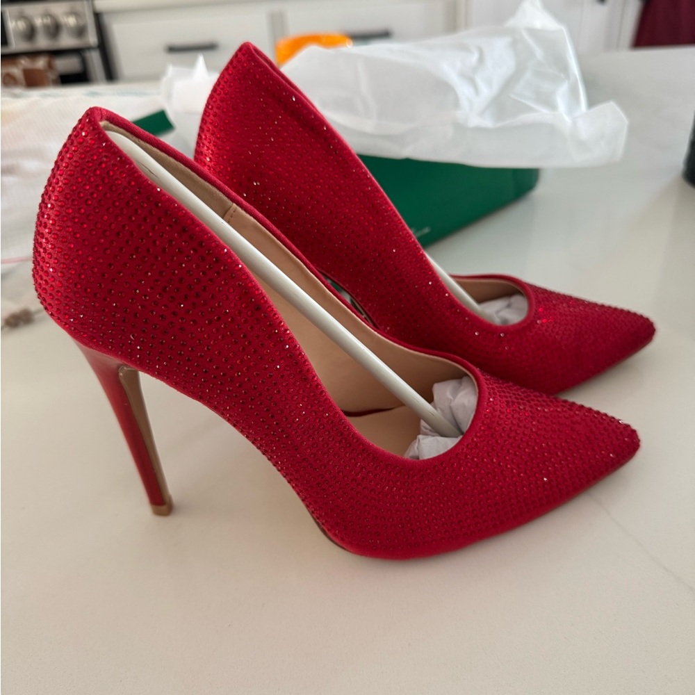 NWT Lauren Lorraine red heels size 8